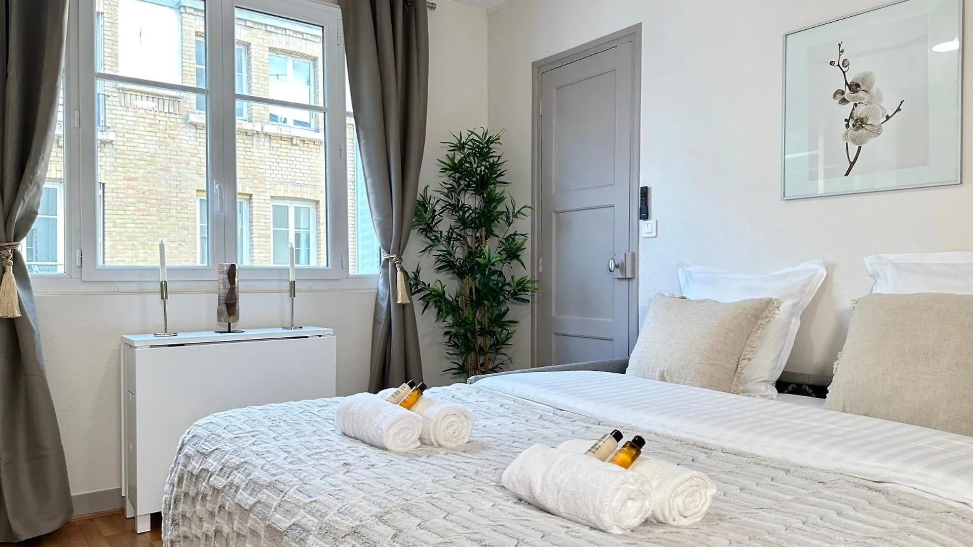 1566 - Beautiful Studio Near Parc Des Expositions *
